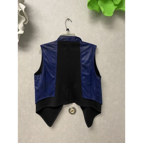 G. By Giuliana Blue Snakeskin Look Vest Size Medium - Picture 5 of 6